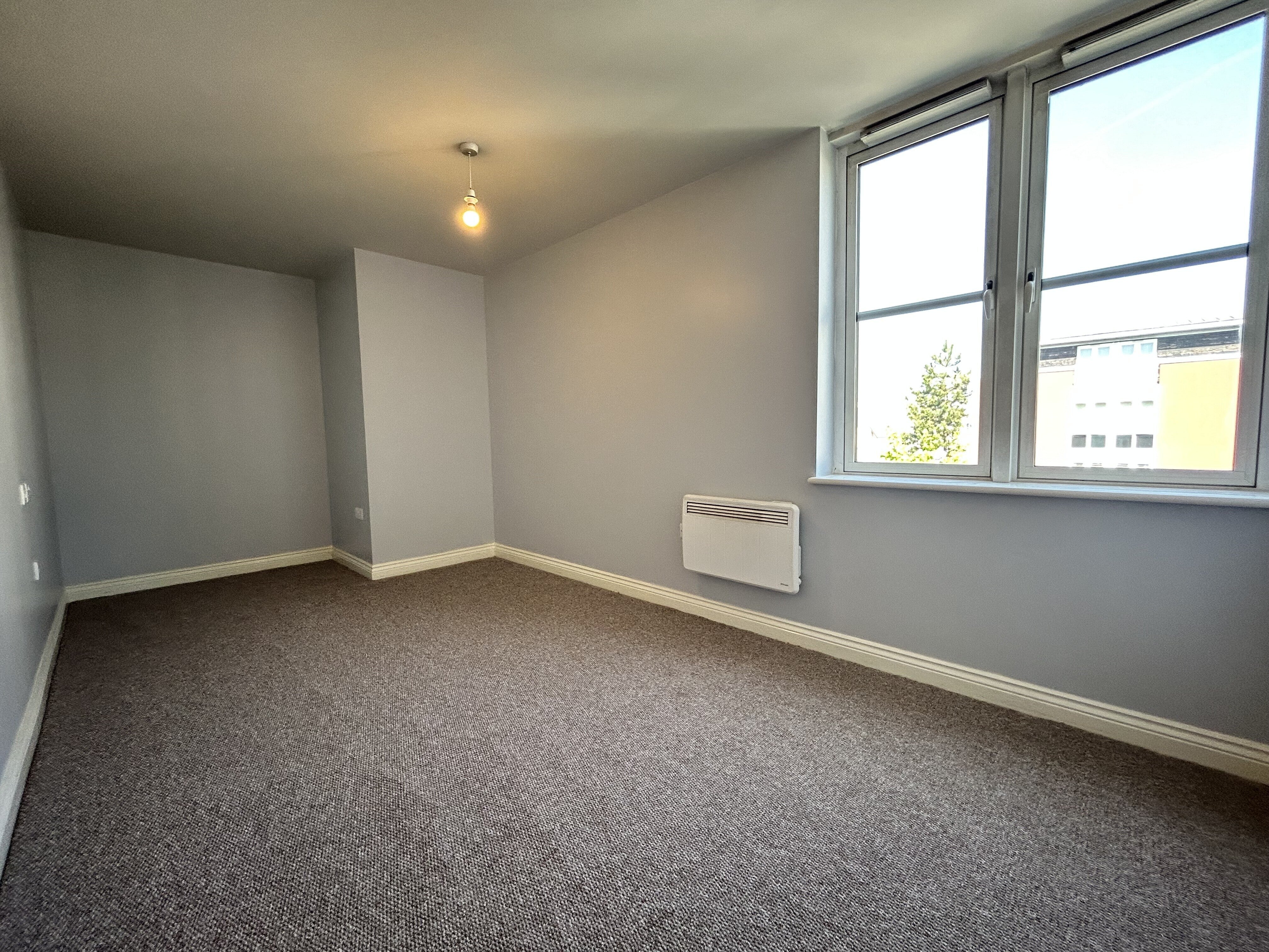 Flat Quainton Road in Leicester