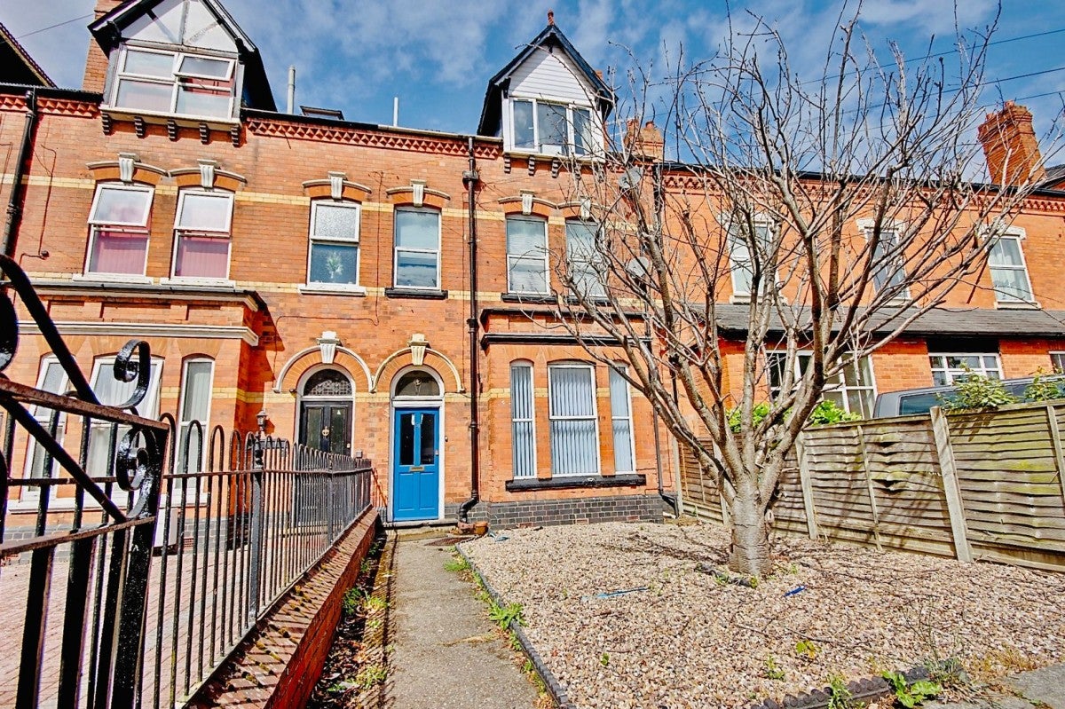 Flat Ombersley Road in Worcester