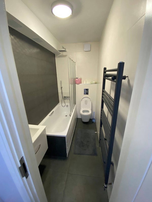 Room Birstall Road in Greater London