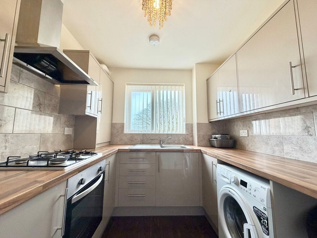 Flat Warwick Road in Coventry