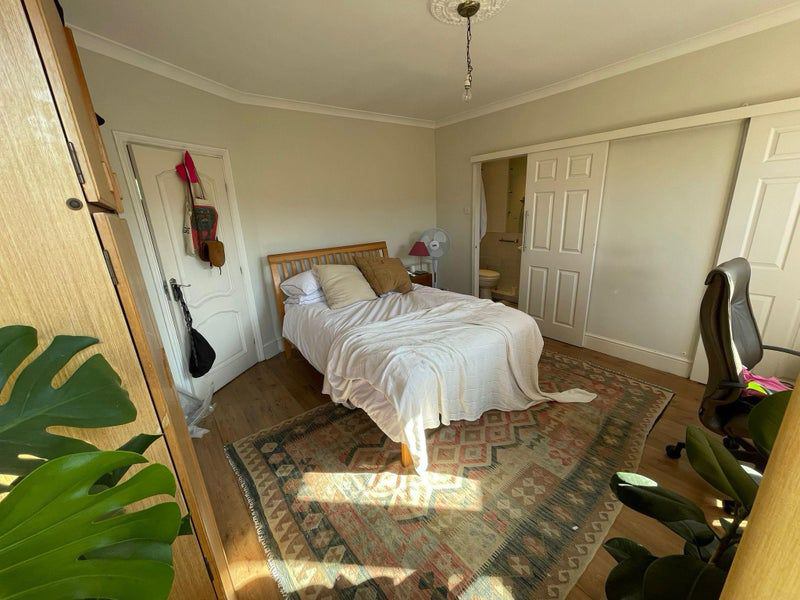 Room Powerscroft Road in Greater London