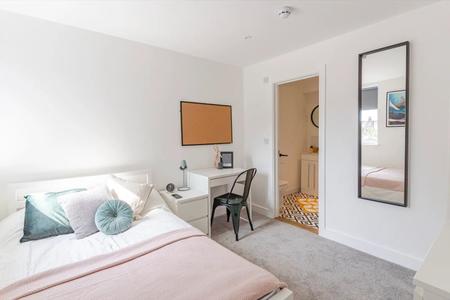 Room Jessie Road in Portsmouth