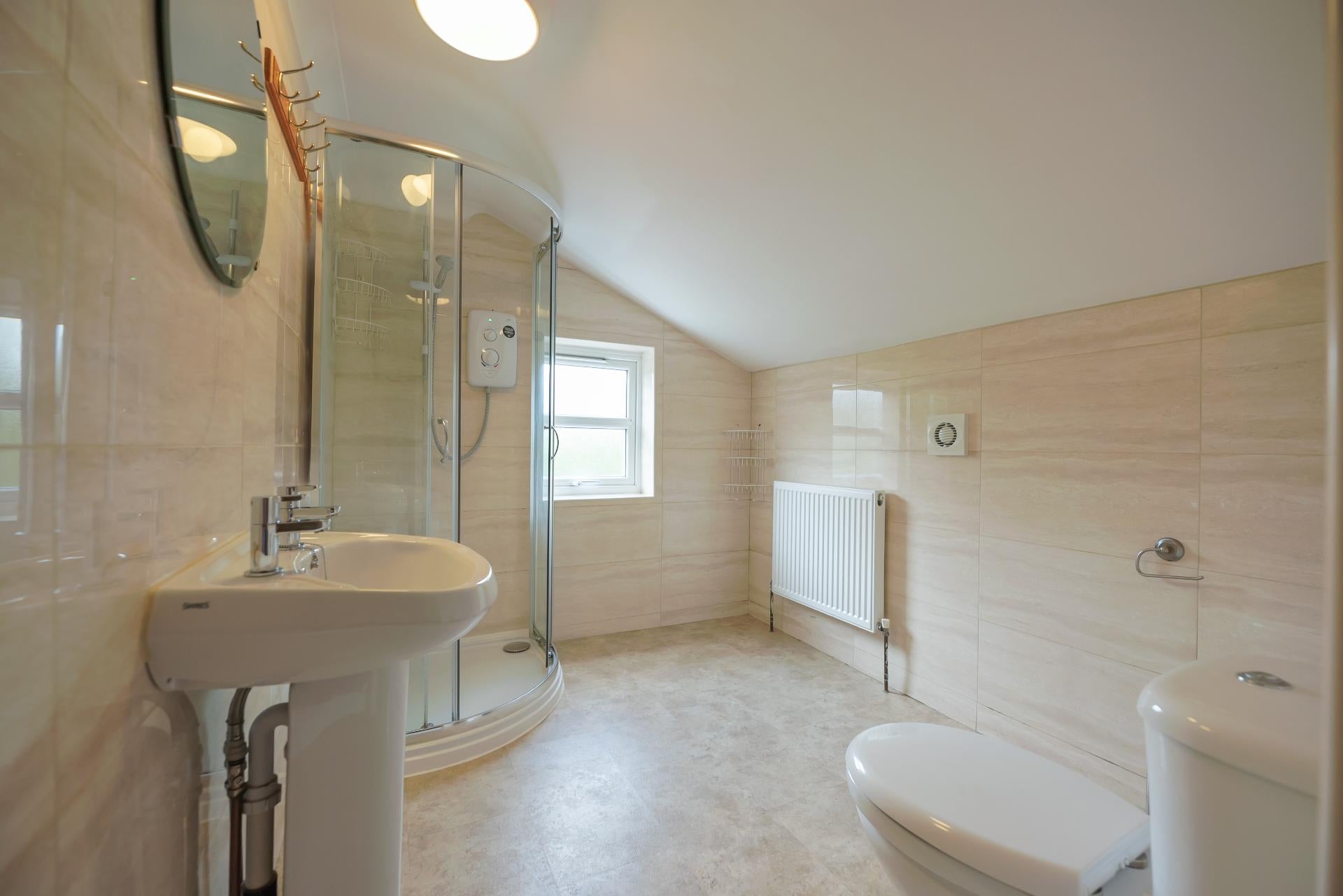 Flat Blenheim Gardens in Reading