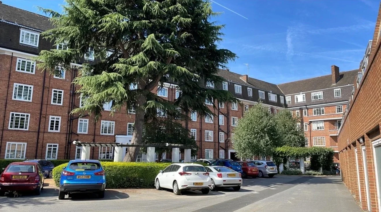 Flat Heathfield Terrace in Greater London