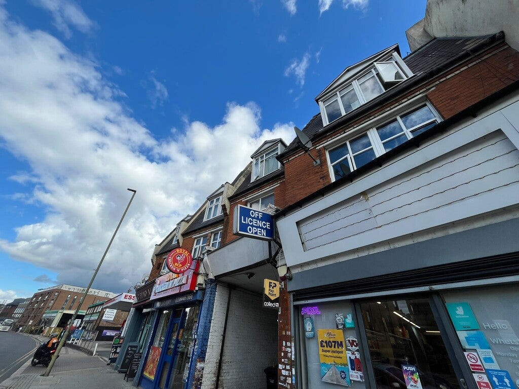 Room High Road in Greater London