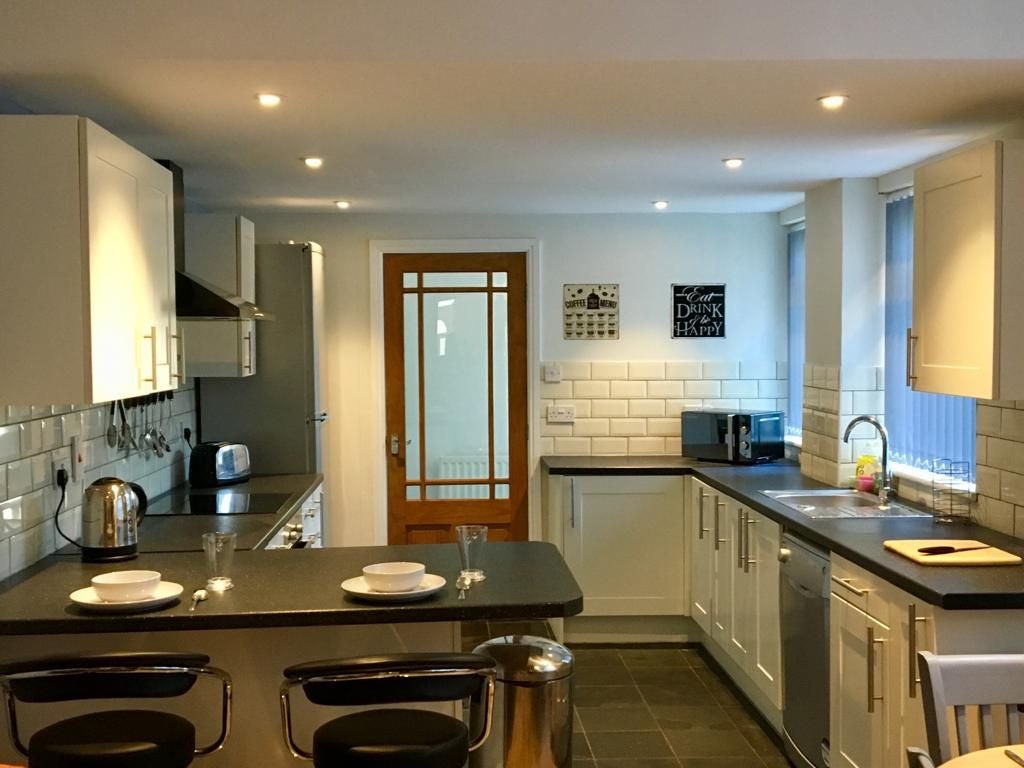 Room Roundwell Street in Stoke-On-Trent