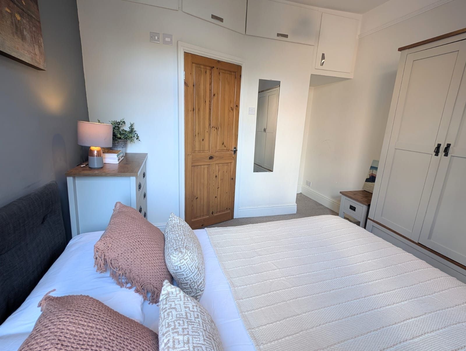 Room Roundwell Street in Stoke-On-Trent
