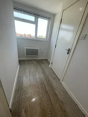 Room Upper Town Road in Greater London