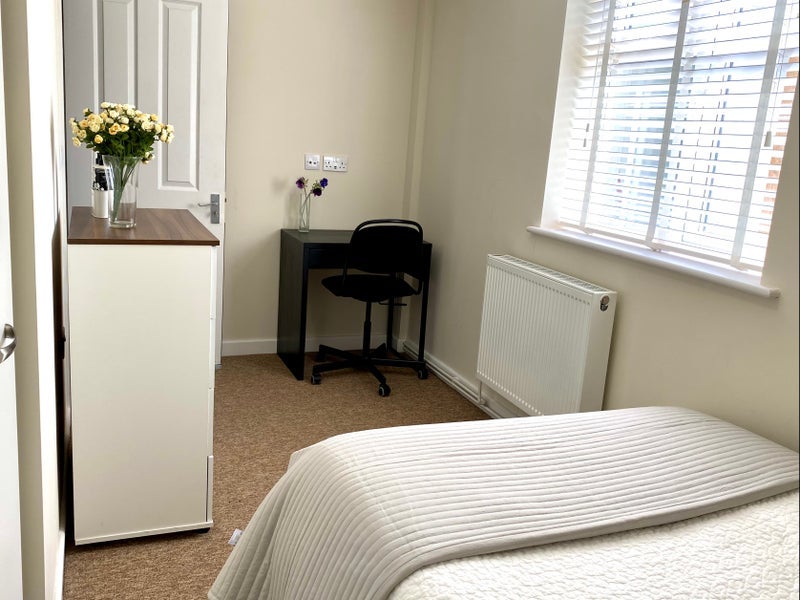 Room Marion Crescent in Greater London