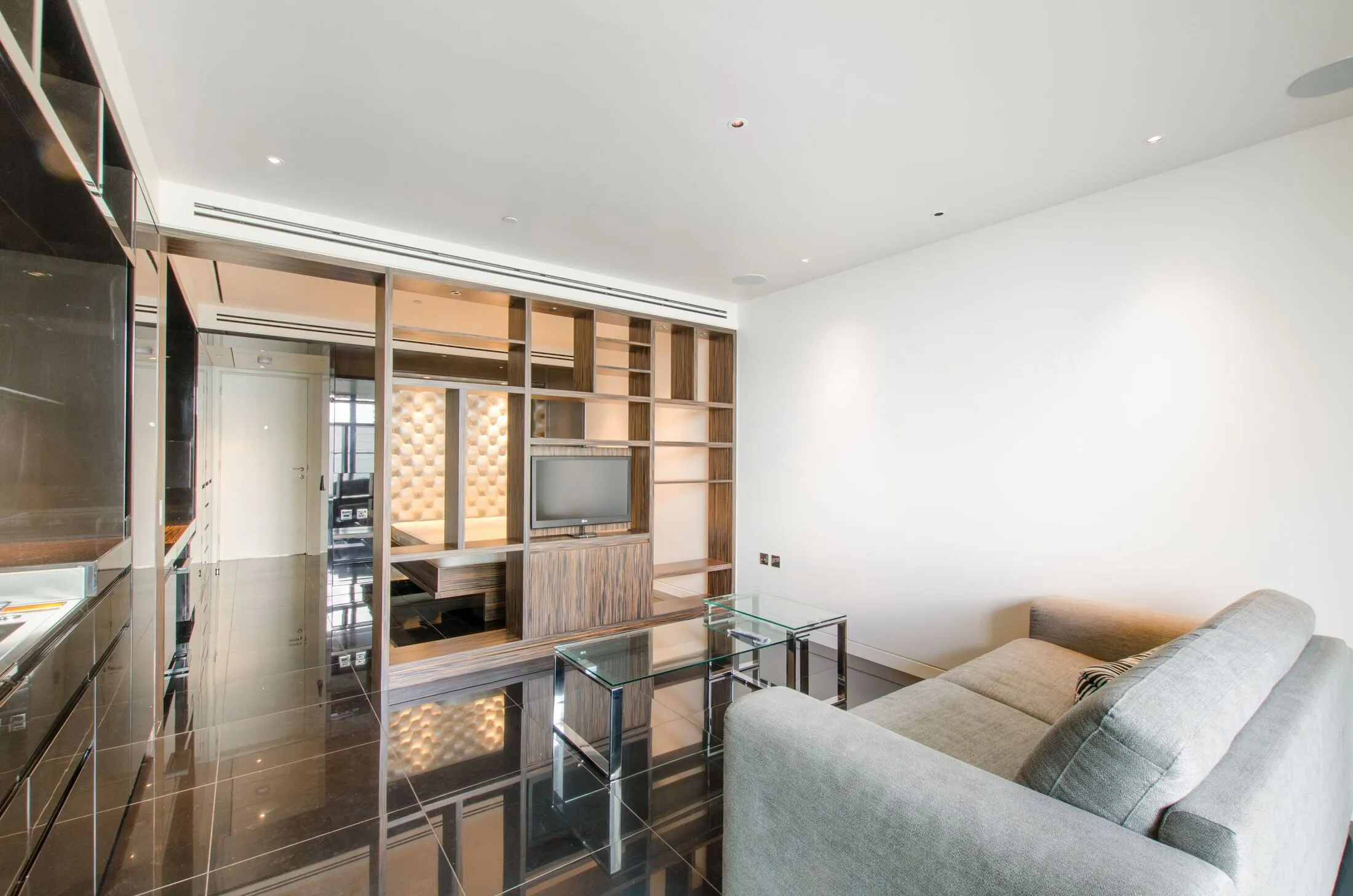 Flat Silk Street in City of London