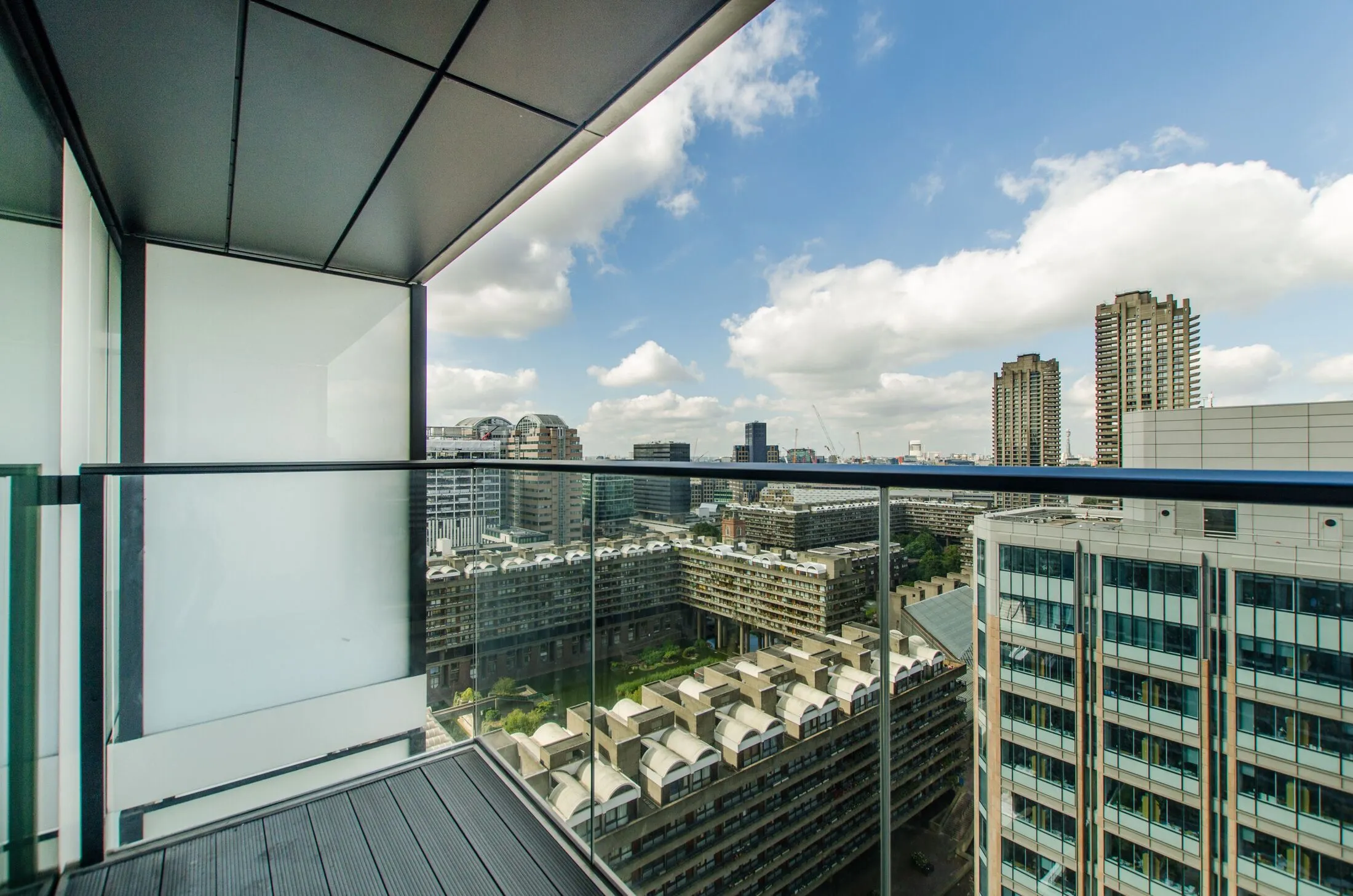 Flat Silk Street in City of London