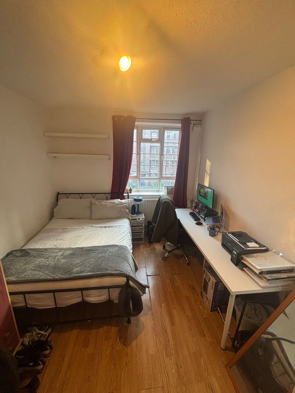 Room Cassland Road in Greater London