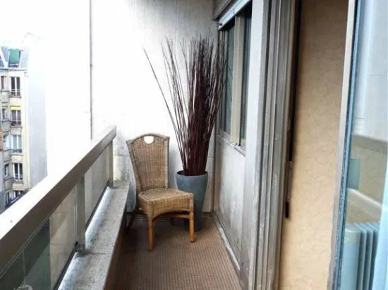 Flat Rue Saint-Ferdinand in Paris