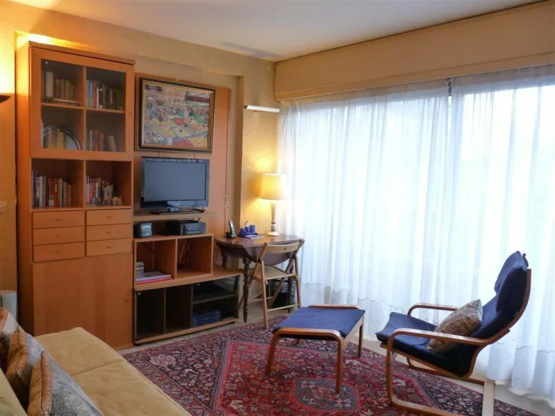 Flat Rue Saint-Ferdinand in Paris