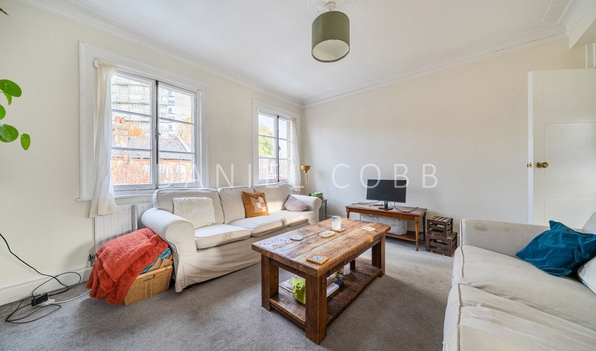 Flat Kennington Lane in Greater London