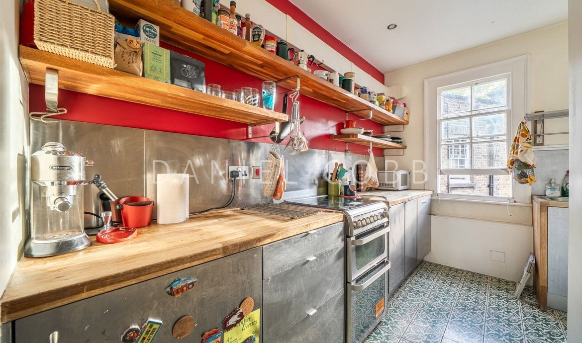 Flat Kennington Lane in Greater London