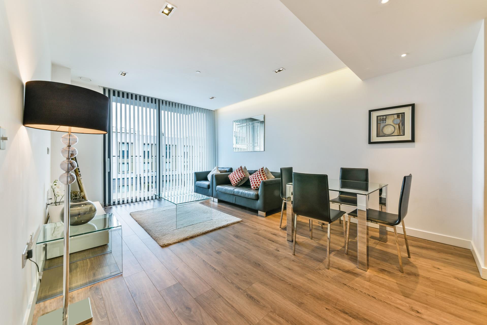 Flat Canter Way in Greater London