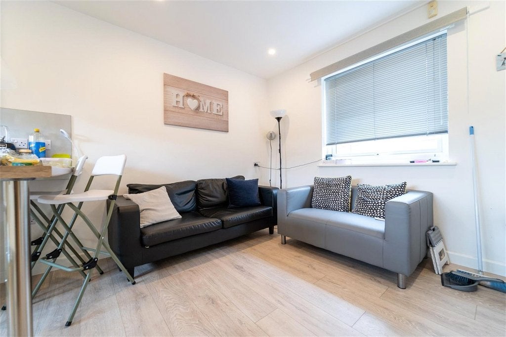 Room Leeson Walk in Birmingham