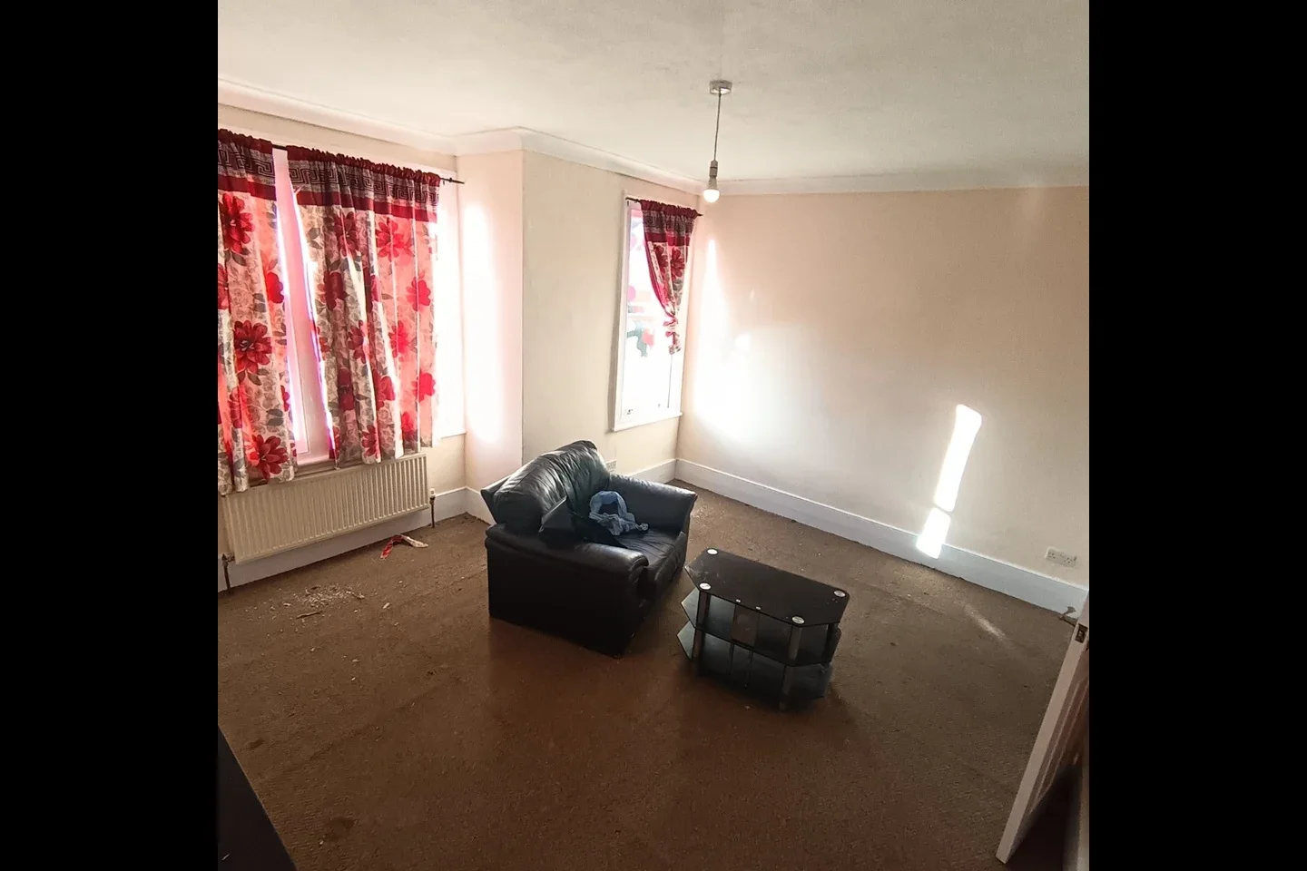 Flat Laleham Road in Greater London