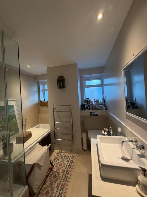 Flat Gloucester Terrace in City of Westminster