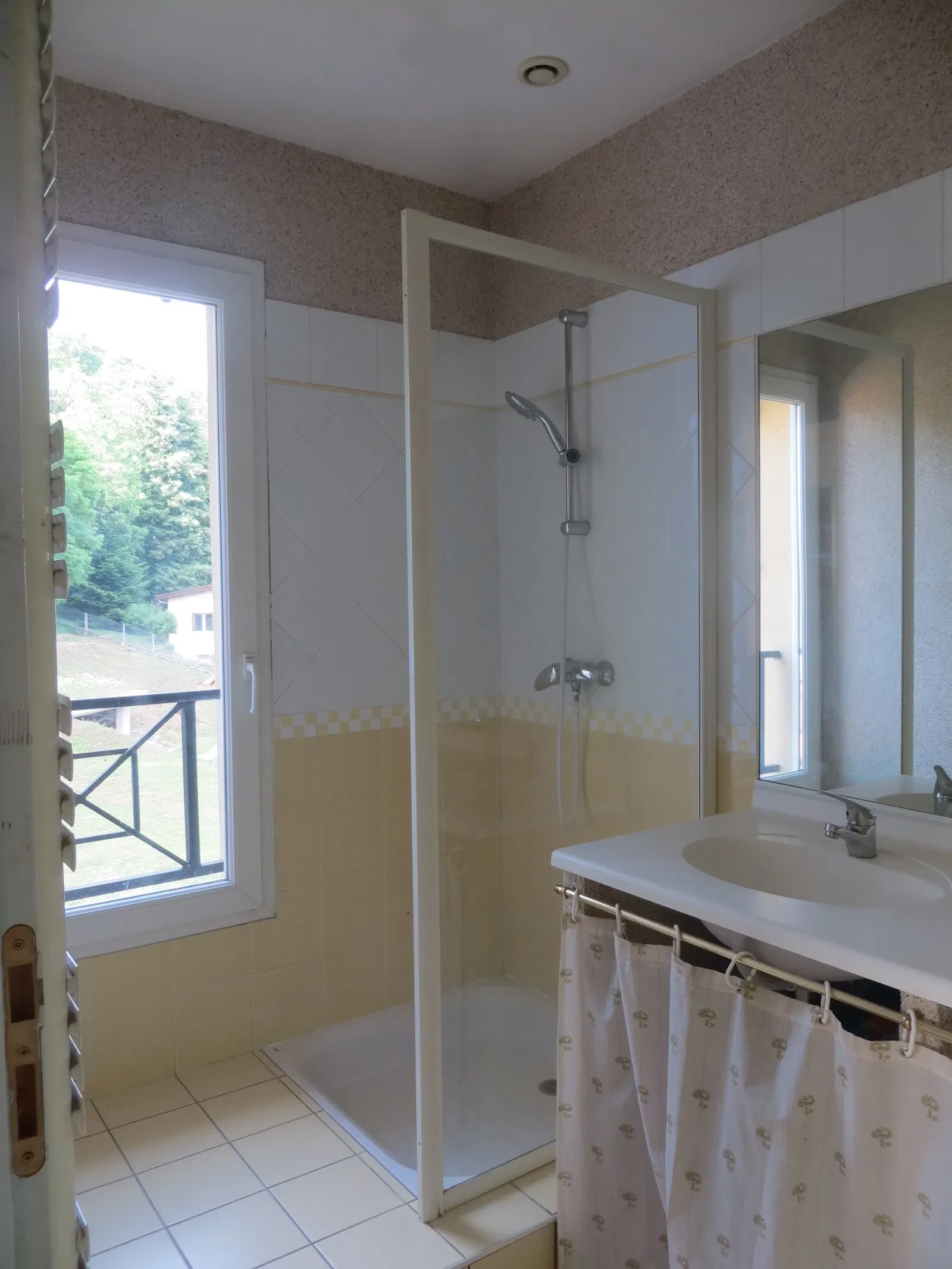 Room Chemin de la Fontaine du Soleil in Beynost