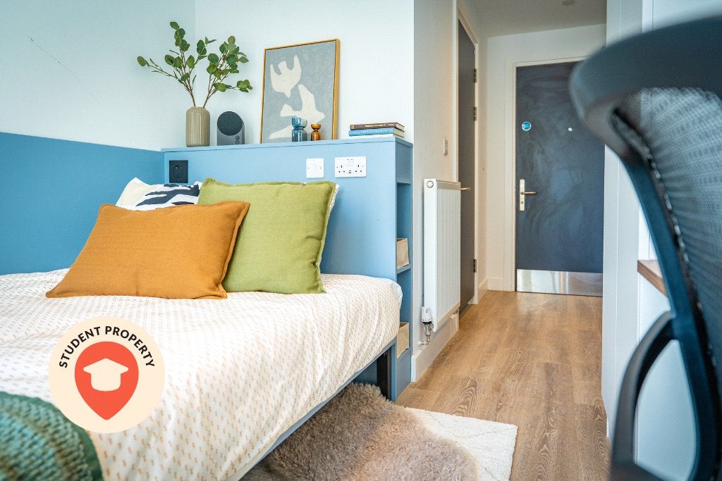 Room Grove Park Avenue in Bristol