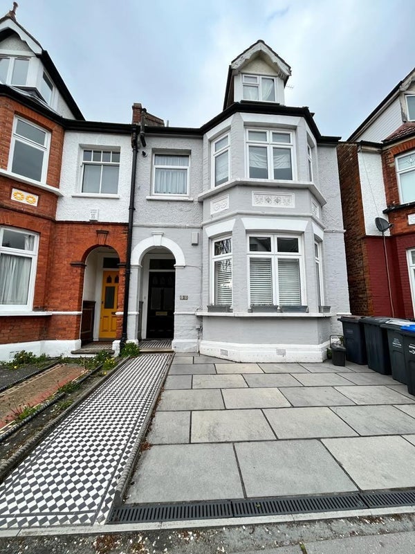 Room Norbury Court Road in Greater London