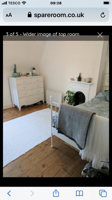 Room Tottenham Lane in Greater London