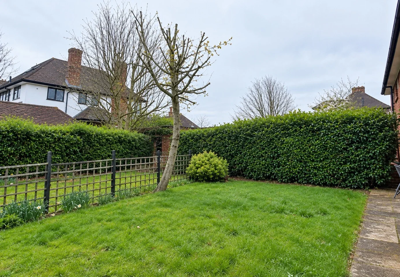 Flat Lyttelton Road in Greater London