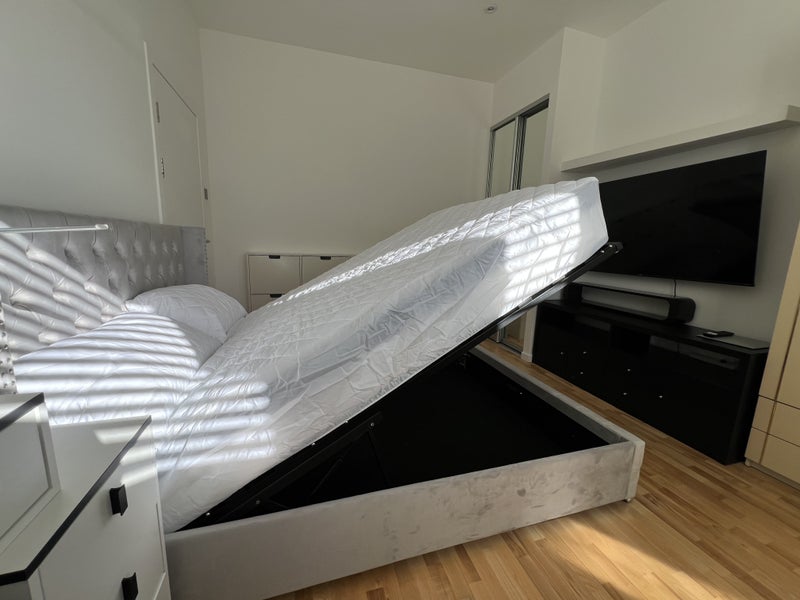 Room Meeson Road in Greater London