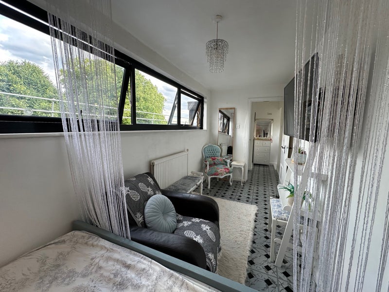 Room Belsize Avenue in Greater London