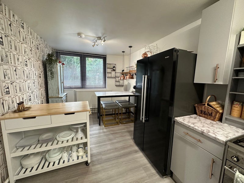 Room Belsize Avenue in Greater London