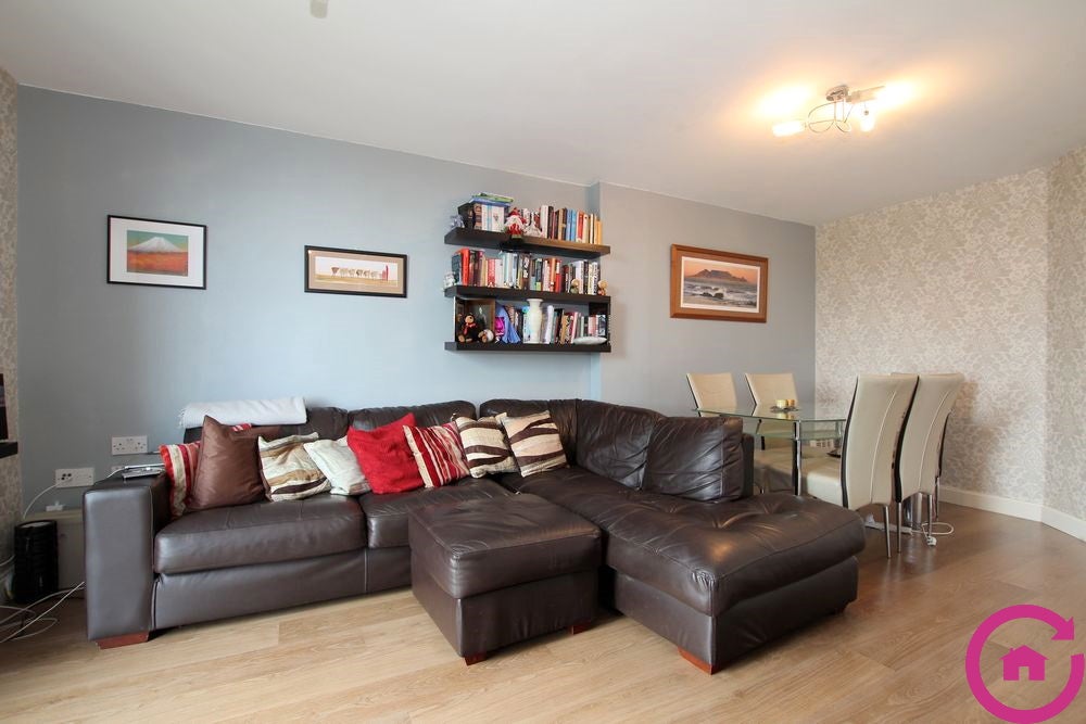 Flat Honeybourne Way in Cheltenham
