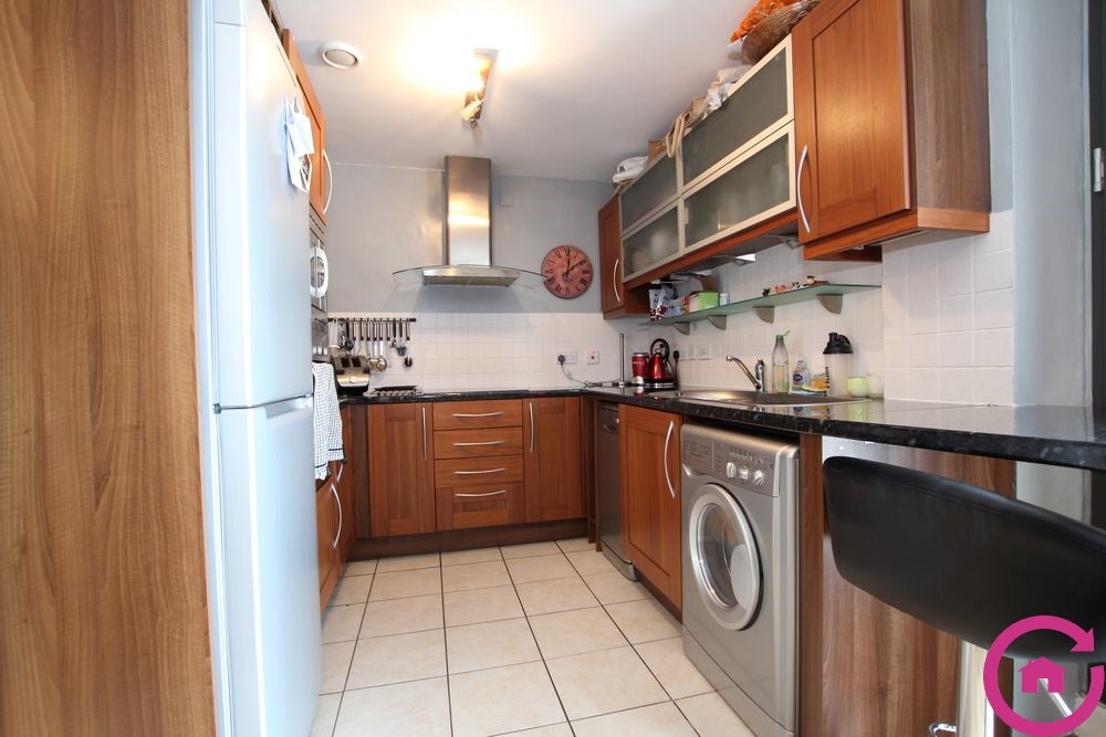 Flat Honeybourne Way in Cheltenham