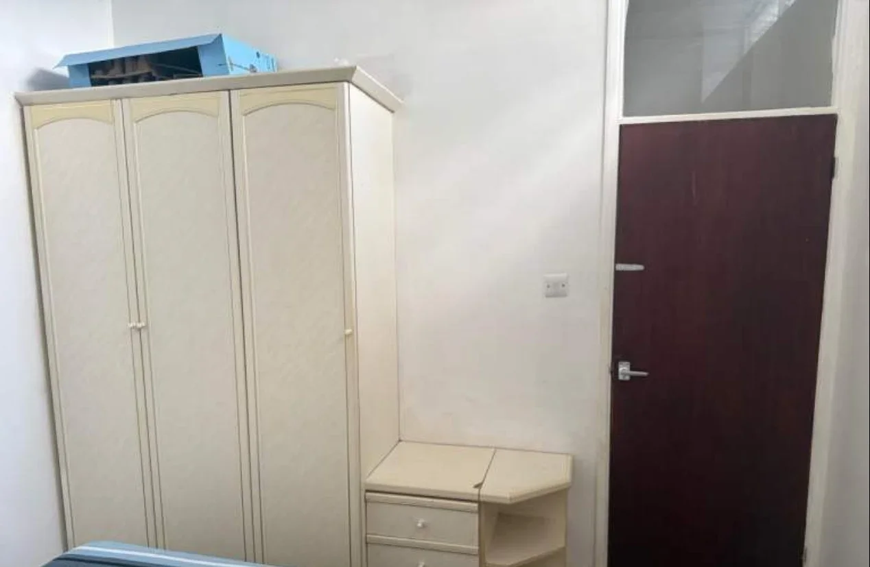 Room Mansfield Road in Greater London