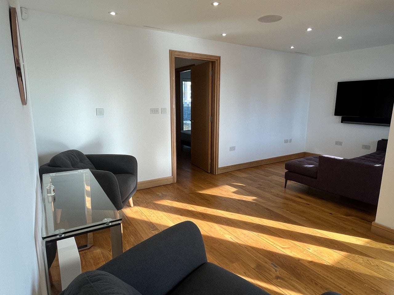 Flat Seagrave Road in Greater London