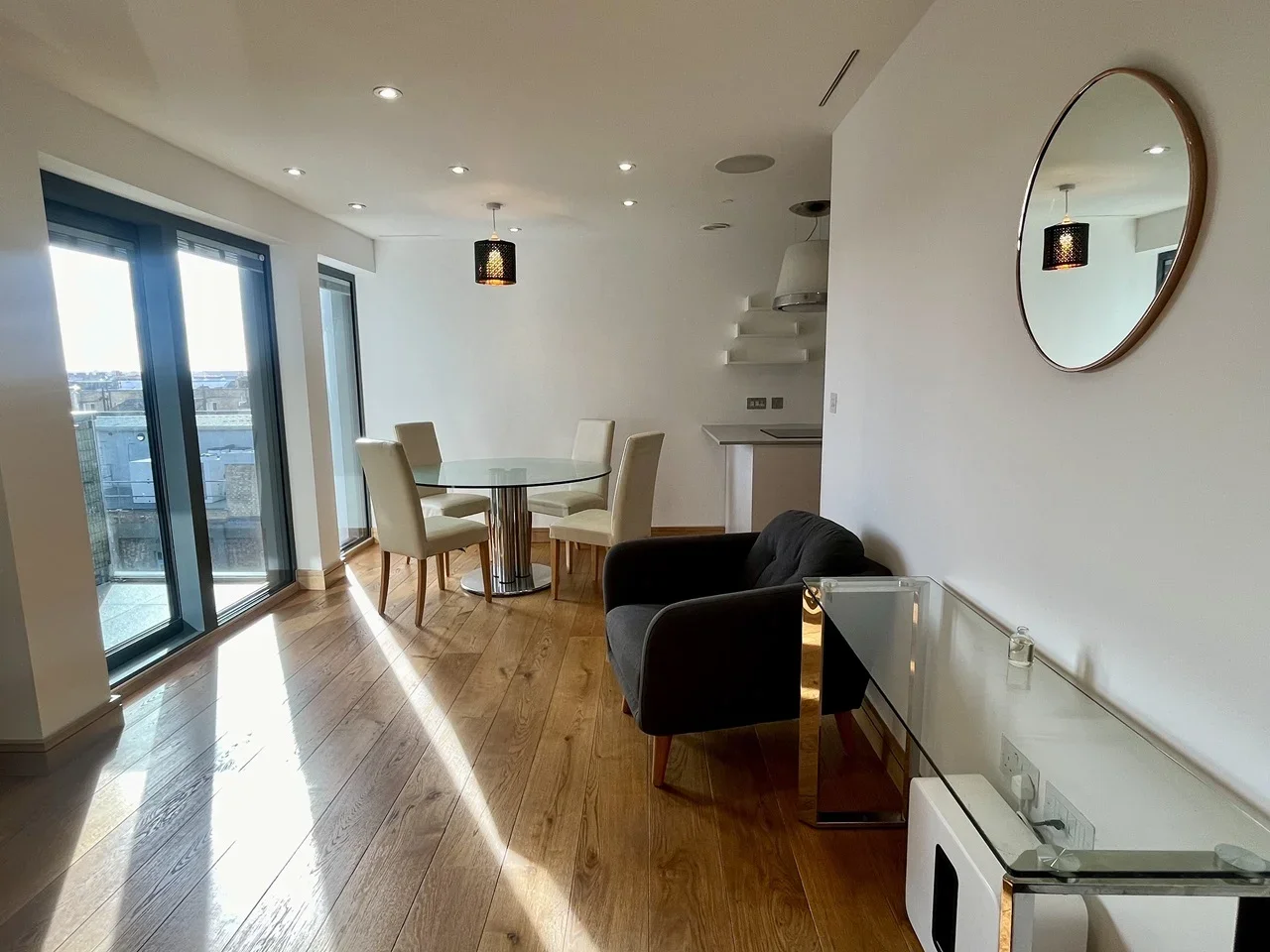 Flat Seagrave Road in Greater London