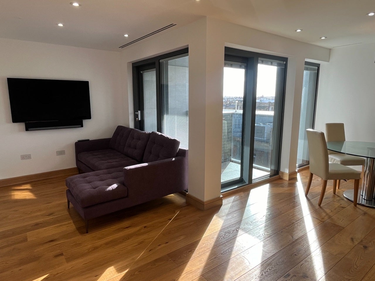 Flat Seagrave Road in Greater London