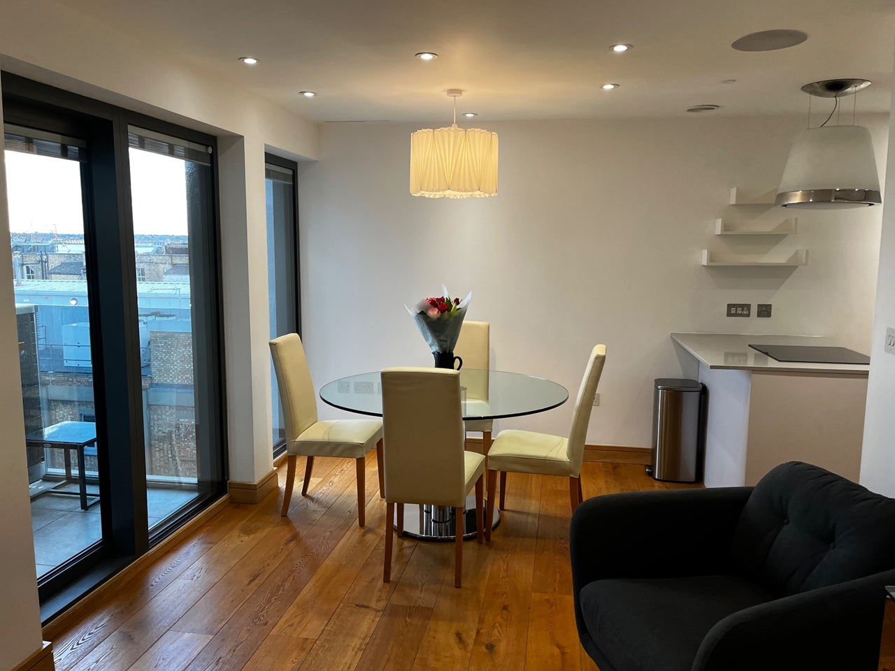 Flat Seagrave Road in Greater London
