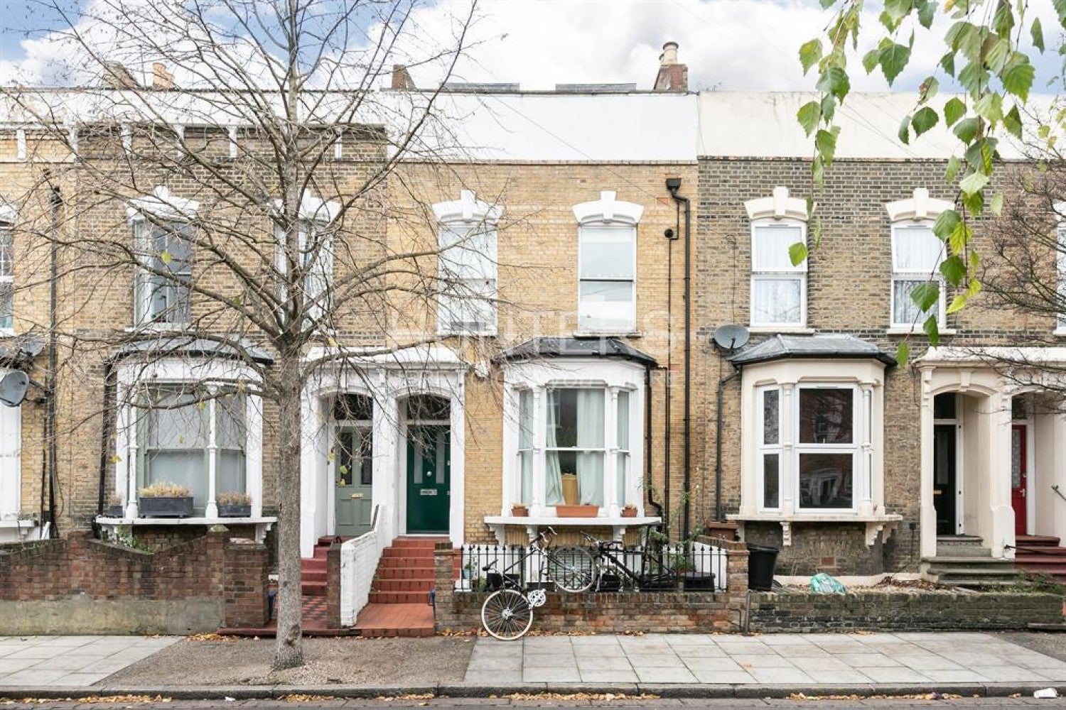 Flat Narford Road in Greater London