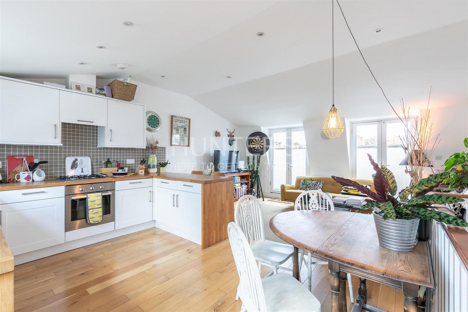 Flat Narford Road in Greater London