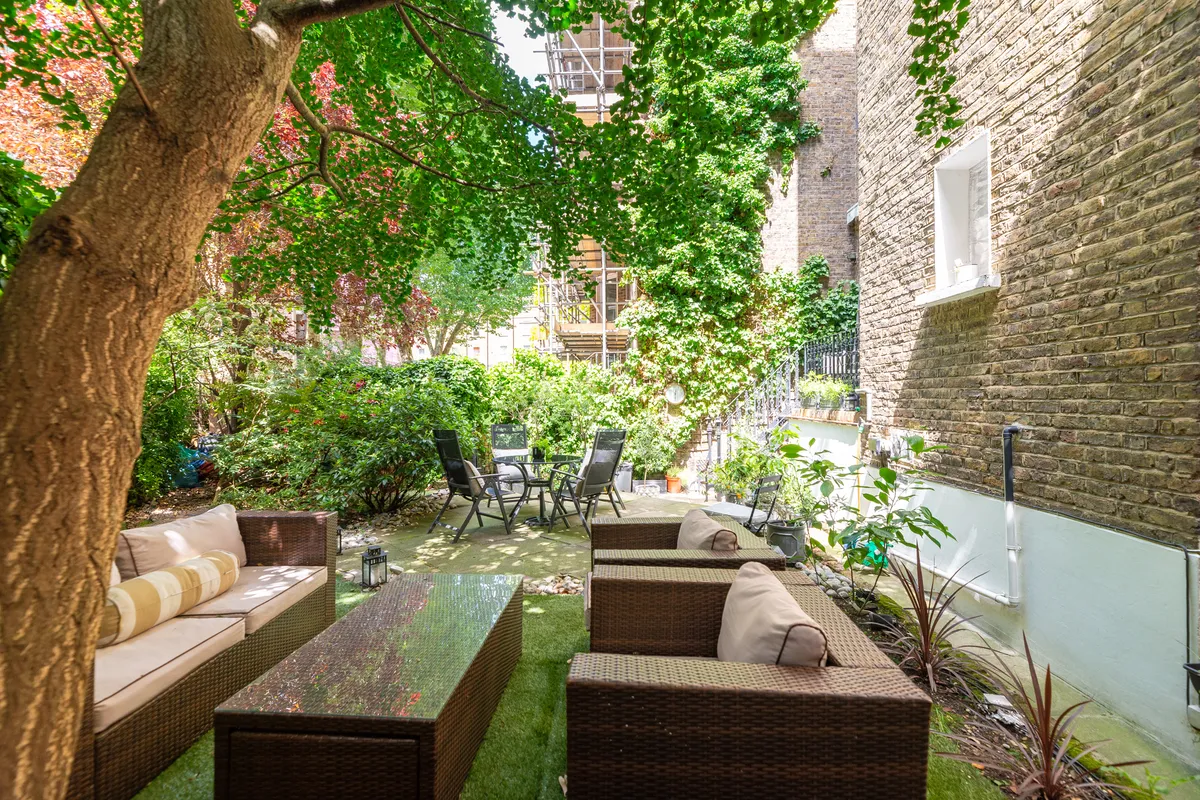 Flat Parfrey Street in Greater London