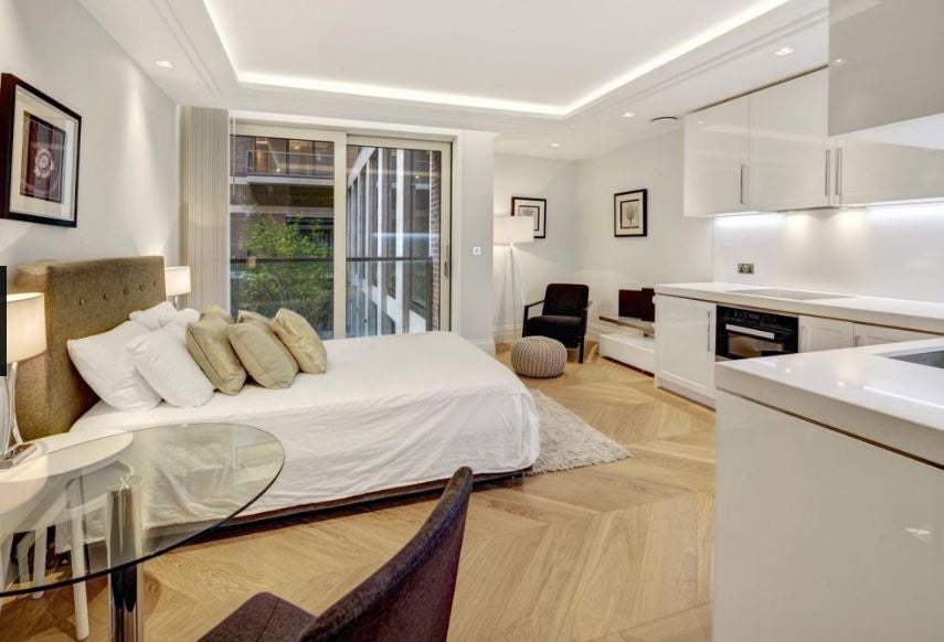 Flat Aldwych in City of Westminster