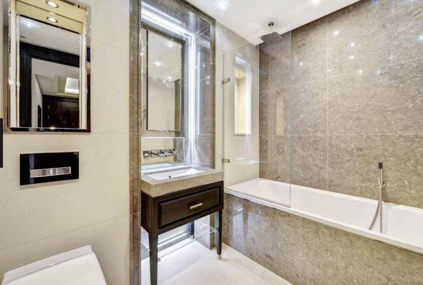 Flat Aldwych in City of Westminster