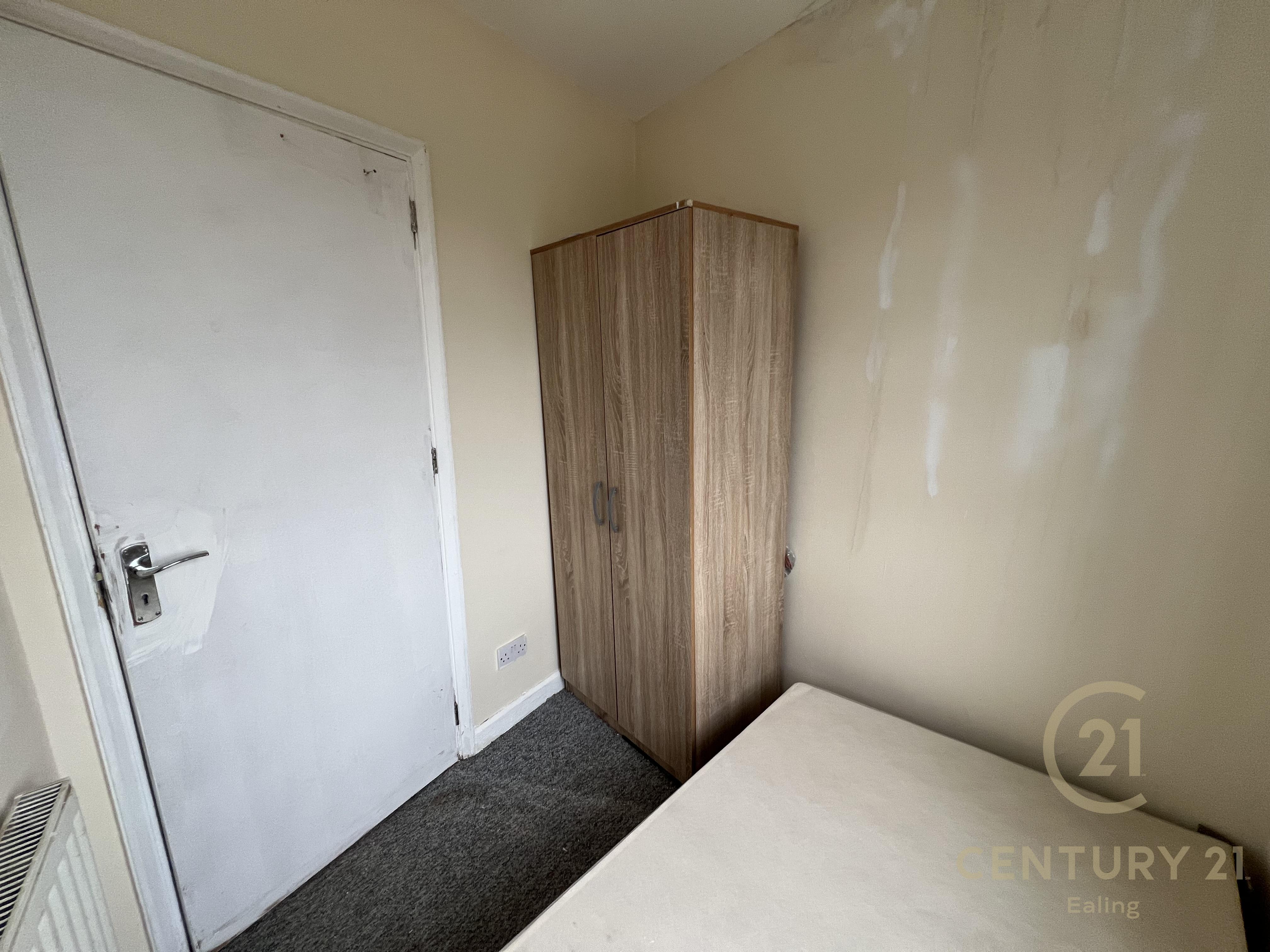 Flat New Heston Road in Greater London