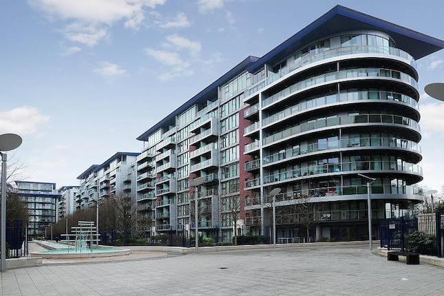 Flat Queenstown Road in Greater London