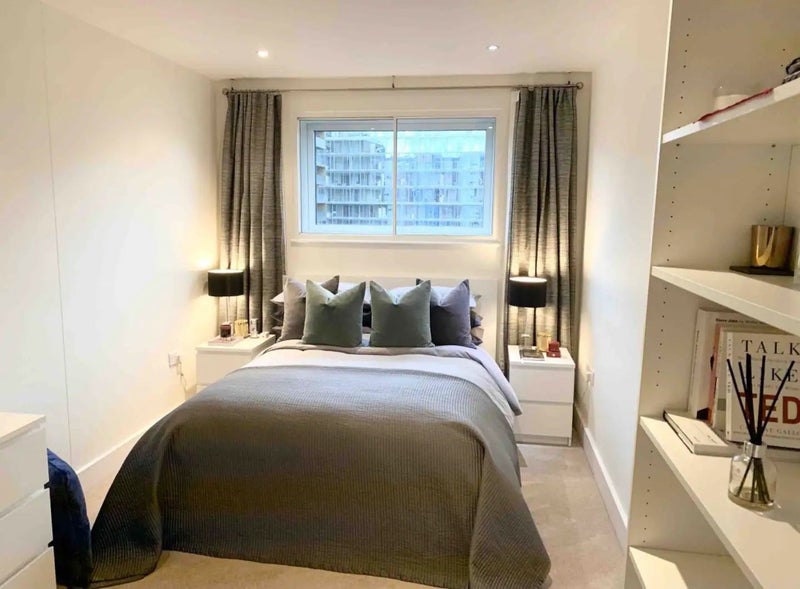 Flat Queenstown Road in Greater London