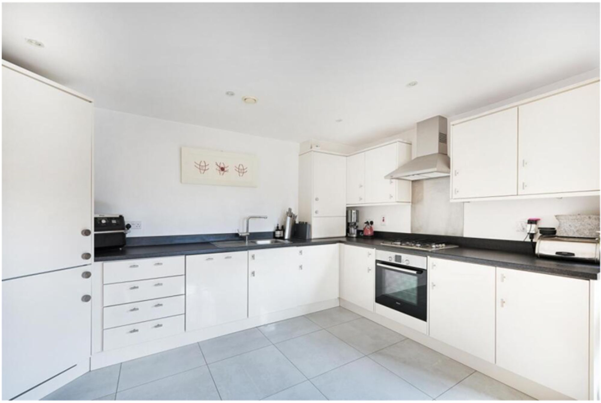 Flat Pancras Way in Greater London