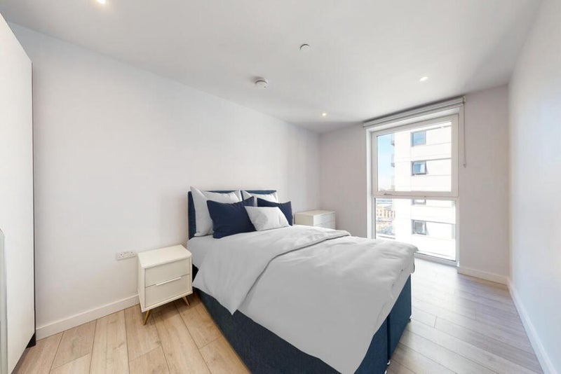 Room Ash Avenue in Greater London