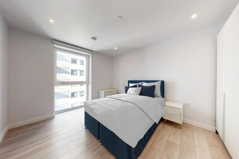 Room Ash Avenue in Greater London